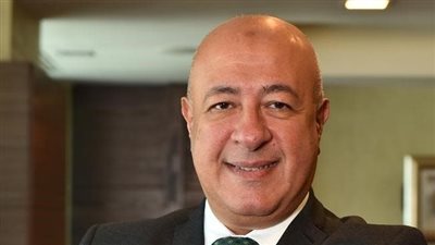 رسميا .. استقالة حسن غانم من بنك التعمير والإسكان وترشيح يحيي أبو الفتوح خلفا له