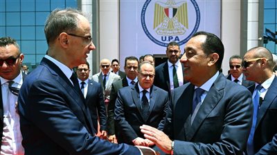 رئيس الوزراء يتفقد أجنحة المعرض الطبي الإفريقي الخامس بالقاهرة بحضور صربي