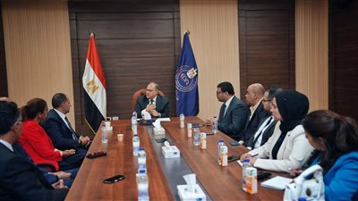 رئيس هيئة الدواء يبحث مع «فارما جروب» تعزيز استدامة سوق الدواء وتطوير المنظومة الدوائية