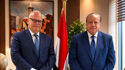 هشام عزمي يبحث مع سفير السويد تعزيز الملكية الفكرية ودعم الصناعات الدوائية