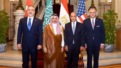 وزير الخارجية يعقد اجتماعاً رباعياً مع نظيريه السعودي والتركي وكبير مستشاري الرئيس الأمريكي للشئون العربية والأفريقية 