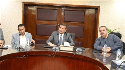 وزير الزراعة يبحث تطوير منظومة الأسمدة ودعم الفلاحين