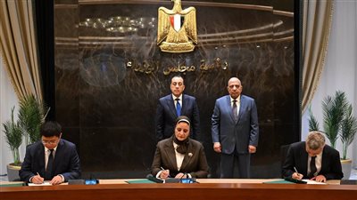 رئيس الوزراء يشهد توقيع مذكرة تفاهم لإنشاء أول مصنع لتوربينات الرياح في مصر ومشروع بقدرة 2000 ميجاوات