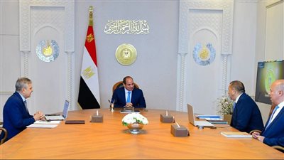 الرئيس السيسي يتابع توطين صناعة الوحدات البحرية وتطوير مشروعات هيئة قناة السويس