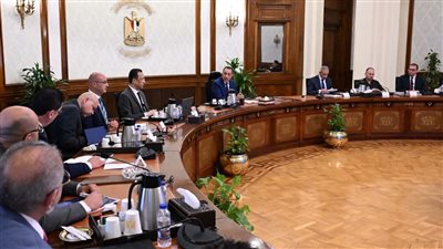 رئيس الوزراء يتابع تنفيذ مشروعات الاتصالات.. ويوجه بسرعة است