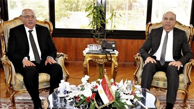 “الحفني”  يبحث مع المنظمة العربية تعزيز التعاون وتطوير منظومة النقل الجوي العربي المشترك