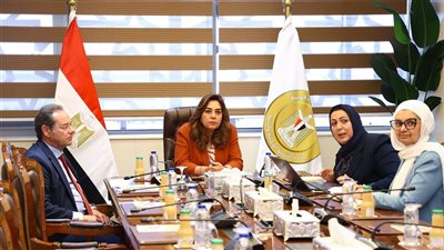 وزيرة التنمية المحلية تتابع مشروع الاقتصاد الأزرق المستدام