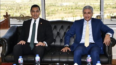وزيرا السياحة والشباب يعززان التعاون لدعم السياحة الرياضية