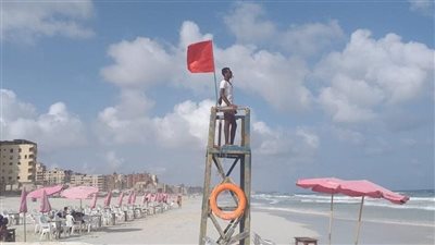 بسبب ارتفاع الأمواج.. منع نزول المواطنين لشواطئ  الإسكندرية والعجمي