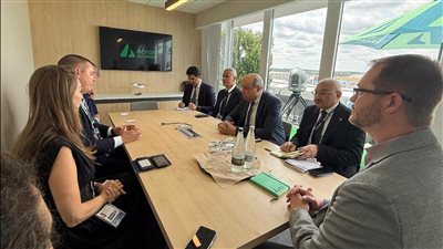 مصر للطيران تفتح آفاقًا جديدة للتدريب الذكي بالشراكة مع عملاق المحاكاة البريطاني