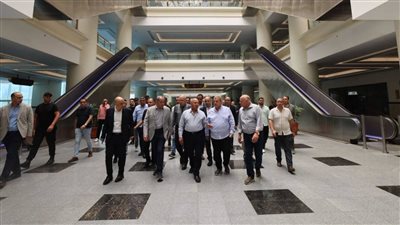 وزير النقل يتفقد محطة قطارات صعيد مصر ببشتيل.. ويعقد لقاءً موسعاً مع عدد كبير من قائدي القطارات