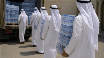 الكويت تؤكد استمرار تحديد حصص شراء المياه المعبأة كإجراء تنظ