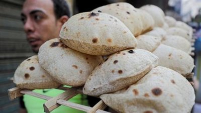 «التموين»: تعميم «الخصم المباشر» لإحكام الرقابة على الدقيق