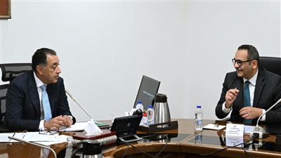 رئيس الوزراء يستعرض خطة التحرك والرؤية الاستراتيجية لرئيس جهاز تنمية المشروعات