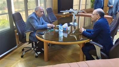 وزير الكهرباء يتابع مشروعات تعظيم عوائد الخامات الأرضية والعناصر النادرة
