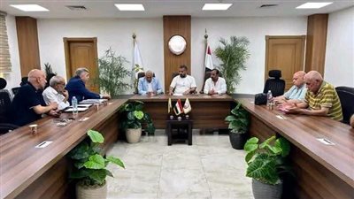 الإسكان تتابع إجراءات توفيق أوضاع الأراضي المضافة لمدينتي الشروق والعبور الجديدة