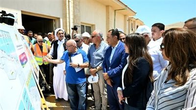 مدبولي يتفقد محطات تحلية الرميلة بمطروح بطاقة 125 ألف متر مكعب يوميًا
