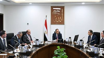 رئيس الوزراء يستعرض عددا من المقترحات لتطوير أداء البورصة المصرية وما حققته من إنجازات خلال الفترة الماضية