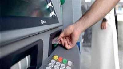 خطأ في تغذية ماكينة صراف آلي ببني سويف يضاعف مبالغ السحب.. و