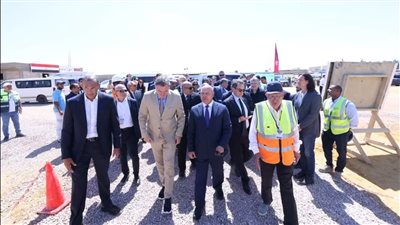 وزيرا النقل المصري والفرنسي يتفقدان مجمع ألستوم ببرج العرب ويبحثان مستجدات الخط السادس للمترو