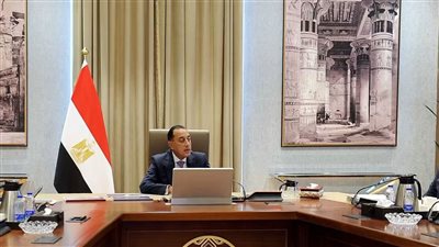 رئيس الوزراء يتابع تسوية مديونية القابضة للغزل والتأمينات وفض التشابكات المالية