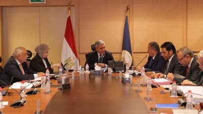 وزير السياحة يترأس اجتماع الأعلى للآثار ويوافق على تمديد معرض رمسيس بلندن