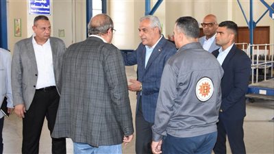 وزير الدولة للإنتاج الحربي يتفقد خطوط الإنتاج بشركة هليوبوليس للصناعات الكيماوية