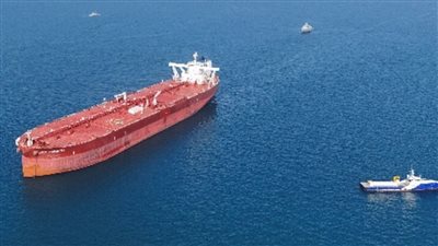 السعودية تحمّل نحو 12 مليون برميل نفط في يوم واحد مع تكيف حركة الناقلات في مضيق هرمز