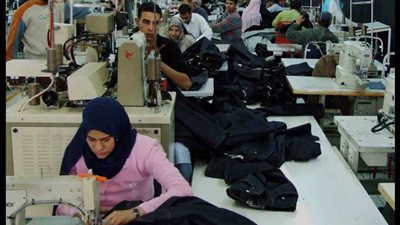 بالإنفوجرافيك..حجم محافظ المشروعات الصغيرة والمتوسطة لـ 9 بنوك