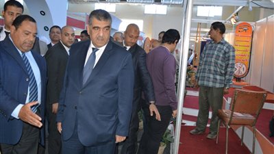 «الشرقاوي» يتفقد تجهيزات جناح الشركات بمعرض القاهرة الدولي 