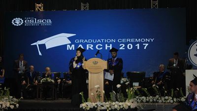 بالصور.. 86 صيدليًّا يحصلون على ماجستير إدارة الأعمال من جامعة «أسلاسكا»