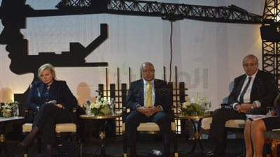 «أبوالفتوح»: «البنوك» وفرت 15 مليار دولار للاستيراد منذ «التعويم»