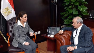 «نصر» تبحث مع «ساويرس» ضخ استثمارات جديدة بالسوق المحلية