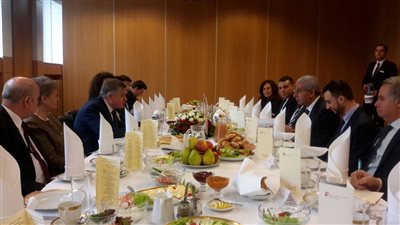 وزير التجارة يلتقي شركات بولندية للترويج للفرص الاستثمارية بمصر