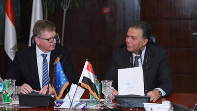 بالصور.. وزير النقل يلتقي سفيري فرنسا وسنغافورة ووفد الاتحاد الأوروبي 