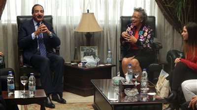 بالصور.. مباحثات لإنشاء خط ملاحي ثابت بين الإسكندرية ومرسيليا 