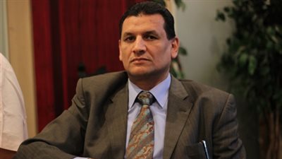 «عنبة» يطالب بإعادة هيكلة معادلة «EGX30»