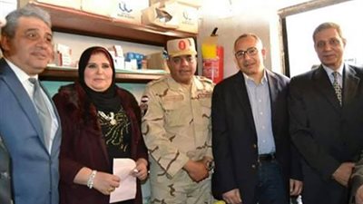 بالصور.. «الصيادلة» تشارك في مبادرة «أهالينا» بالسويس