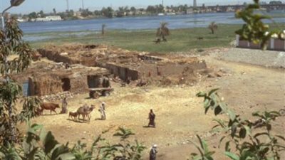 مصانع «الصعيد» تبحث عن التمويل.. و«البنوك»: «الجنوب» على رأس الأولويات.. «المستثمرين»: «الرخص» العائق الأكبر.. و«الأهلي المصري»:37 % من محفظة «SMEs» بالوجه القبلى..  و«حمزة»:70% من المصانع متوقفة