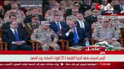 شاهد.. «السيسي» باكيا: «ولاد كل شهيد ولادي»