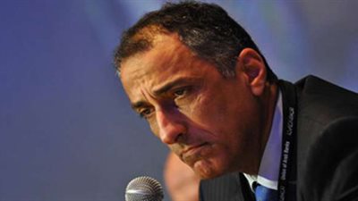 بعد إجرائه جراحة بألمانيا.. طارق عامر يعود للقاهرة غدًا