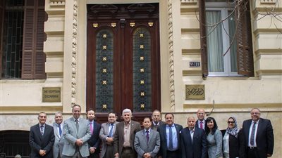 «عمران» يفتتح مبنى «بورصة الإسكندرية» ويخصص 500 ألف جنيه لـ«الأيتام»