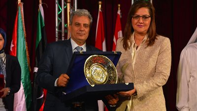 جامعة القاهرة تكرم «السعيد» بمهرجان الأم المثالية