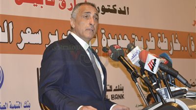 «عامر» يكرم رؤساء البنوك المشاركين بمبادرة «المركزي»