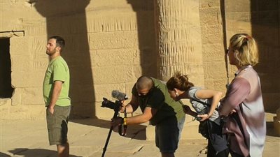 محطات العالم التليفزيونية تعود إلى الأقصر