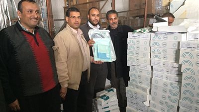 بالصور.. ضبط 80 طقم قسطرة ومستلزمات طبية قبل تهريبها بالإسكندرية 