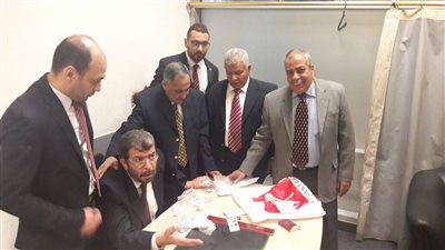 ضبط 392 جرام كوكايين و500 قرص مخدر مع راكب هولندي بمطار القاهرة