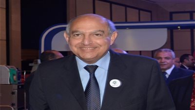  رئيس «القابضة للأدوية» يتغيب عن موتمر «استراتيجة الدواء»