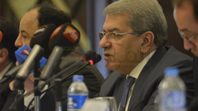 «الجارحي»: الدين العام يقفز لـ 104 %من الناتج المحلى بالموازنة الجديدة