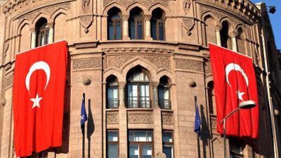 العجز التجاري التركي يتقلص 10% في مارس